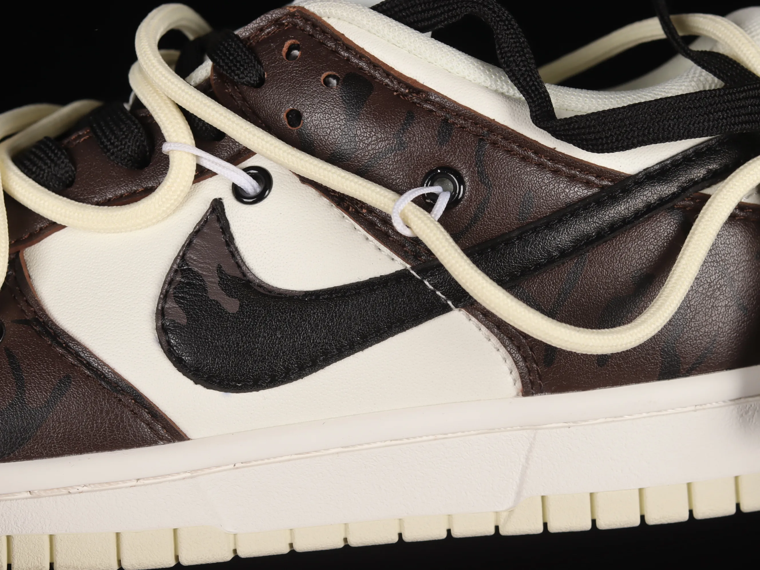 All Categories Nk SB Dunk Series Nk SB Dunk Low Low-top Sneakers Nk Dunk Low "Coconut Milk" Mocha Brown Customized version of deconstructed strap casual sneakers DJ6188-100